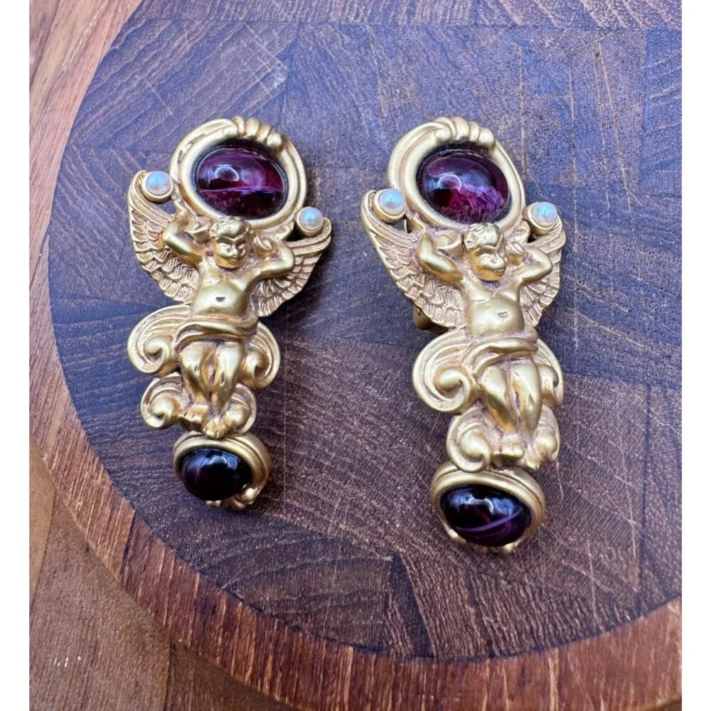 Vintage Elizabeth Taylor Avon Angel Cherub Clip-On Earrings Matte Gold Tone Red - Picture 1 of 9
